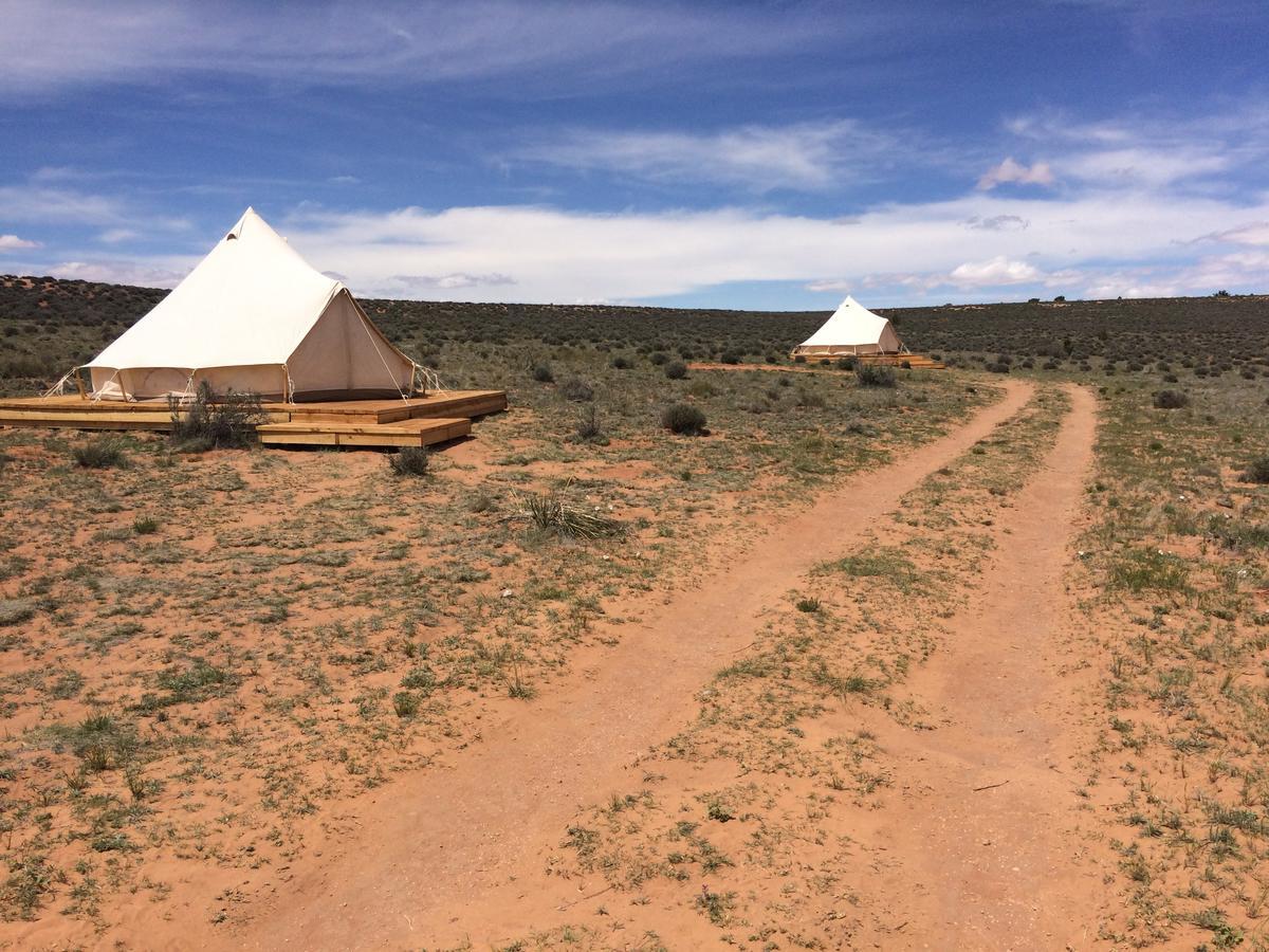 Shash Dine' Ecoretreat Page Exterior photo